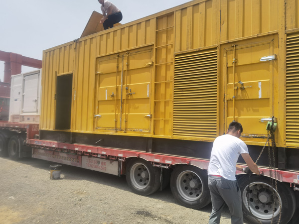 和平除了负载情况和发动机维护，还有哪些因素会影响 200kw 柴油发电机的油耗？